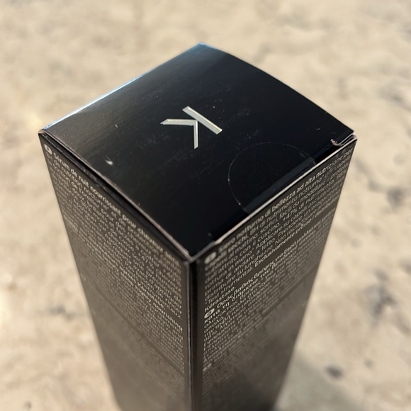 KERASTASE Nutritive 8H Magic Night Hair Serum - Picture 6 of 7